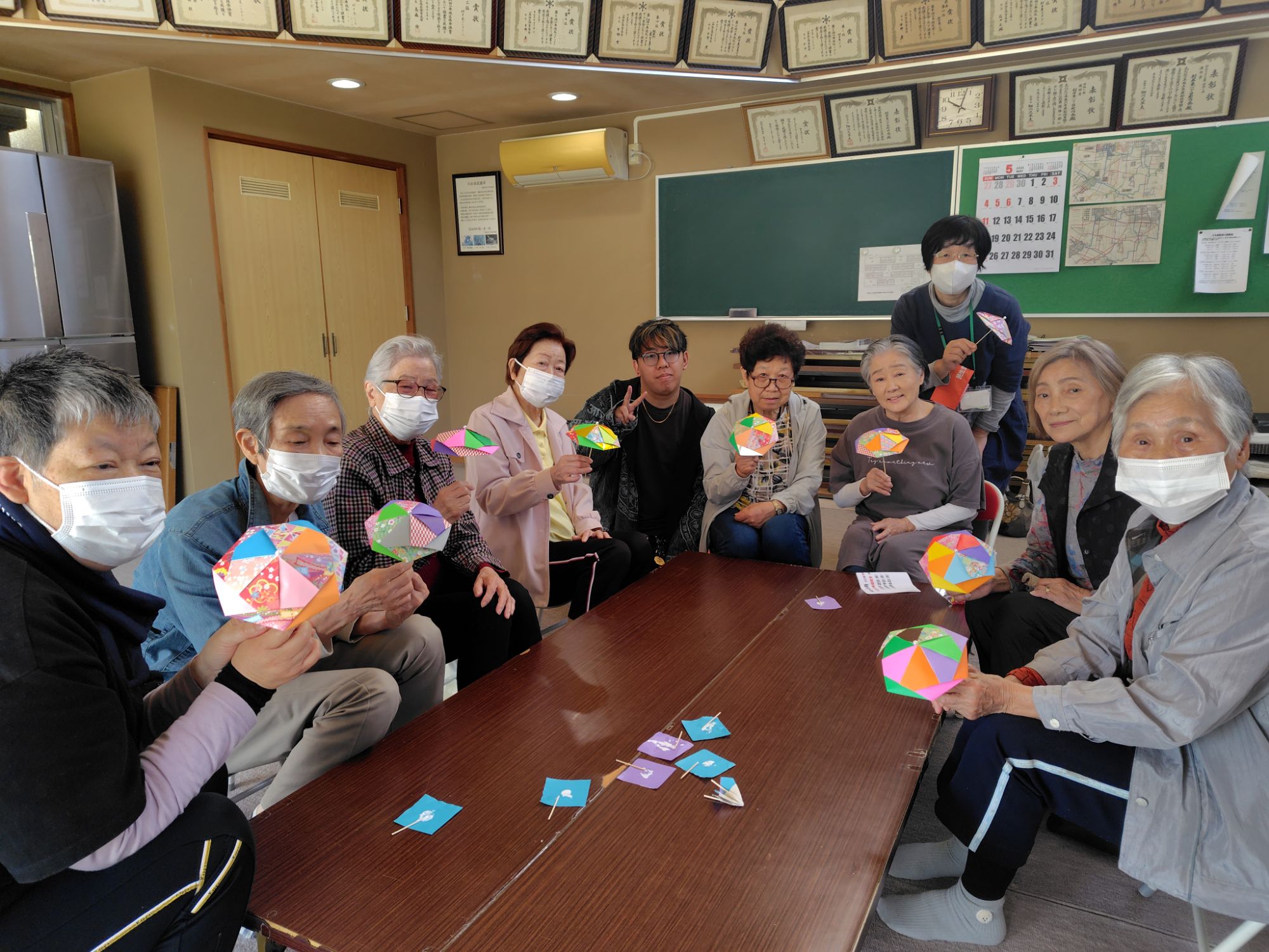 投稿についてもっと詳しく 【白山市地域包括支援センター✕GENESIS】むらい予防体操教室にて折り紙会開催